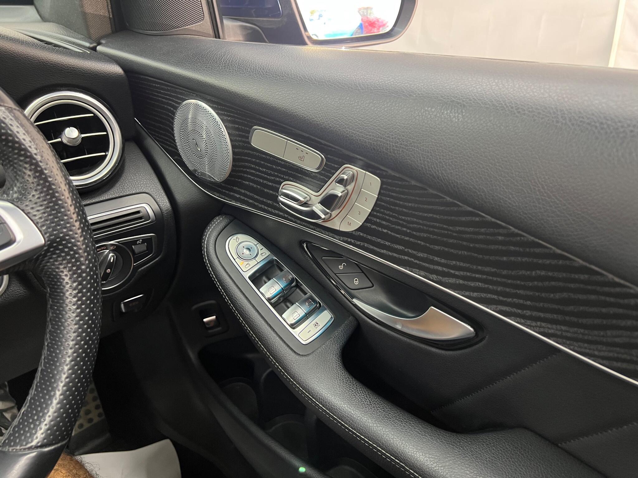 Mercedes-Benz GLC view 27