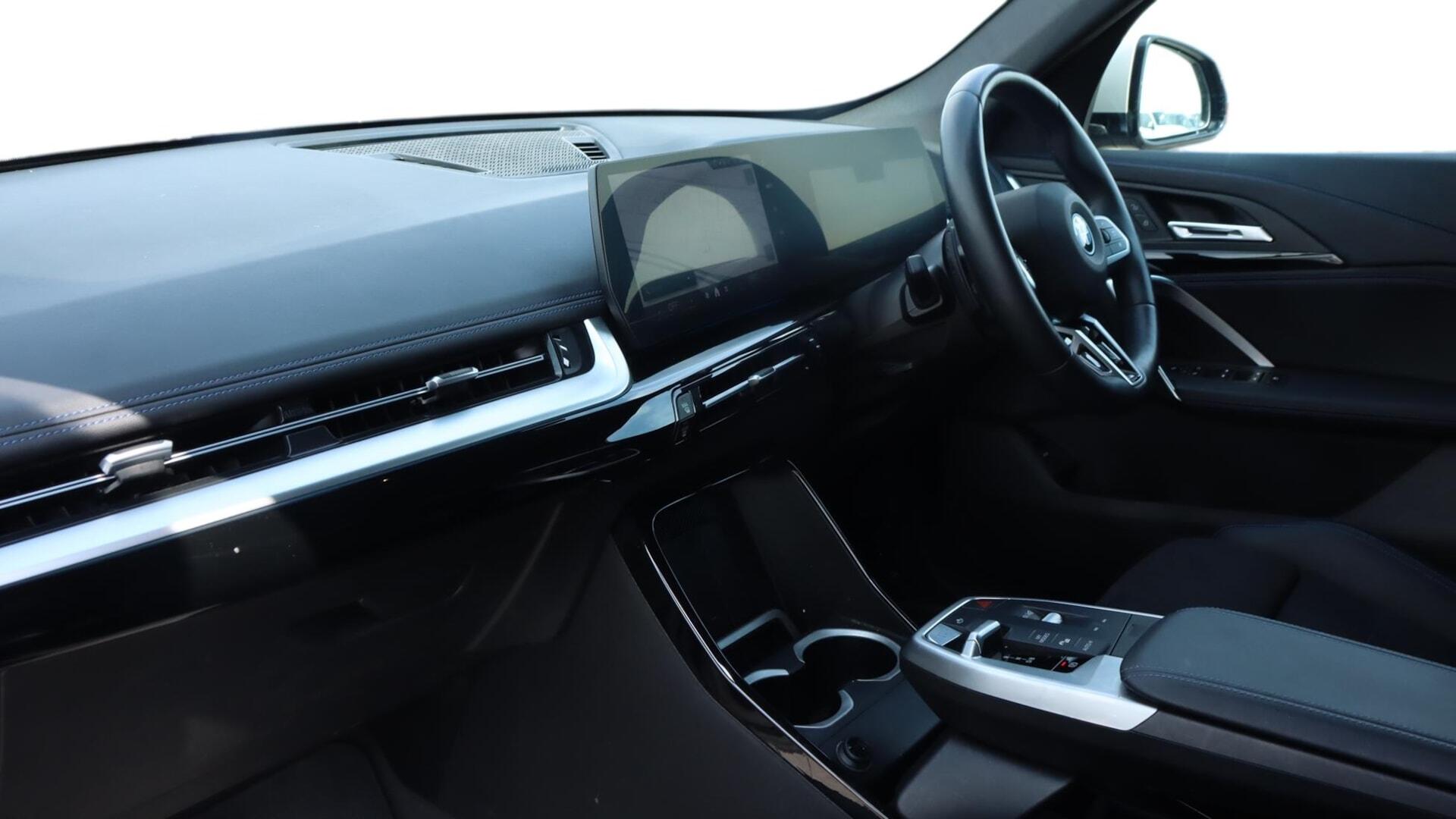 BMW Ix1 view 7