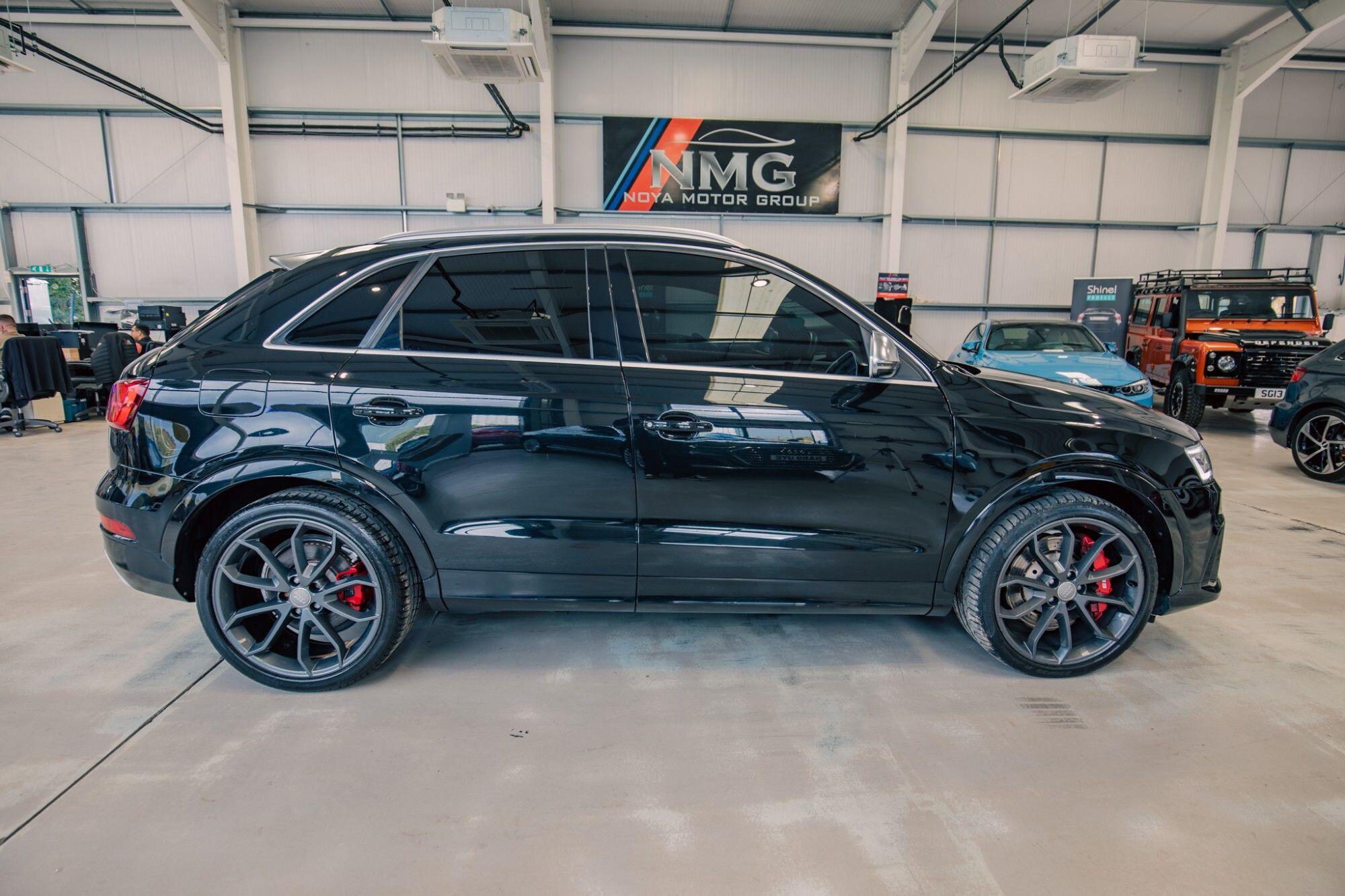 Audi RS Q3 view 25