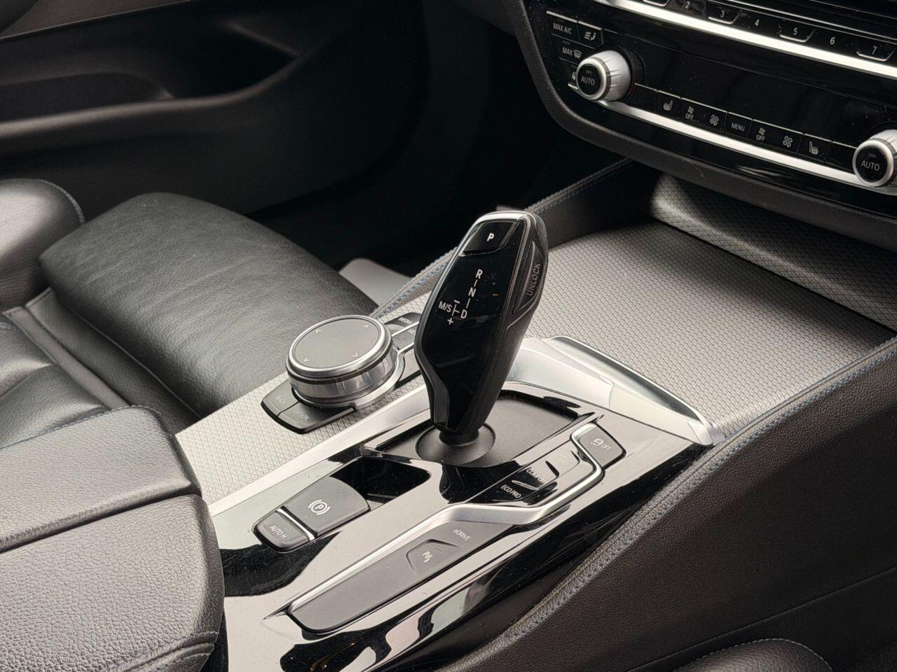 BMW 5 Series view 17