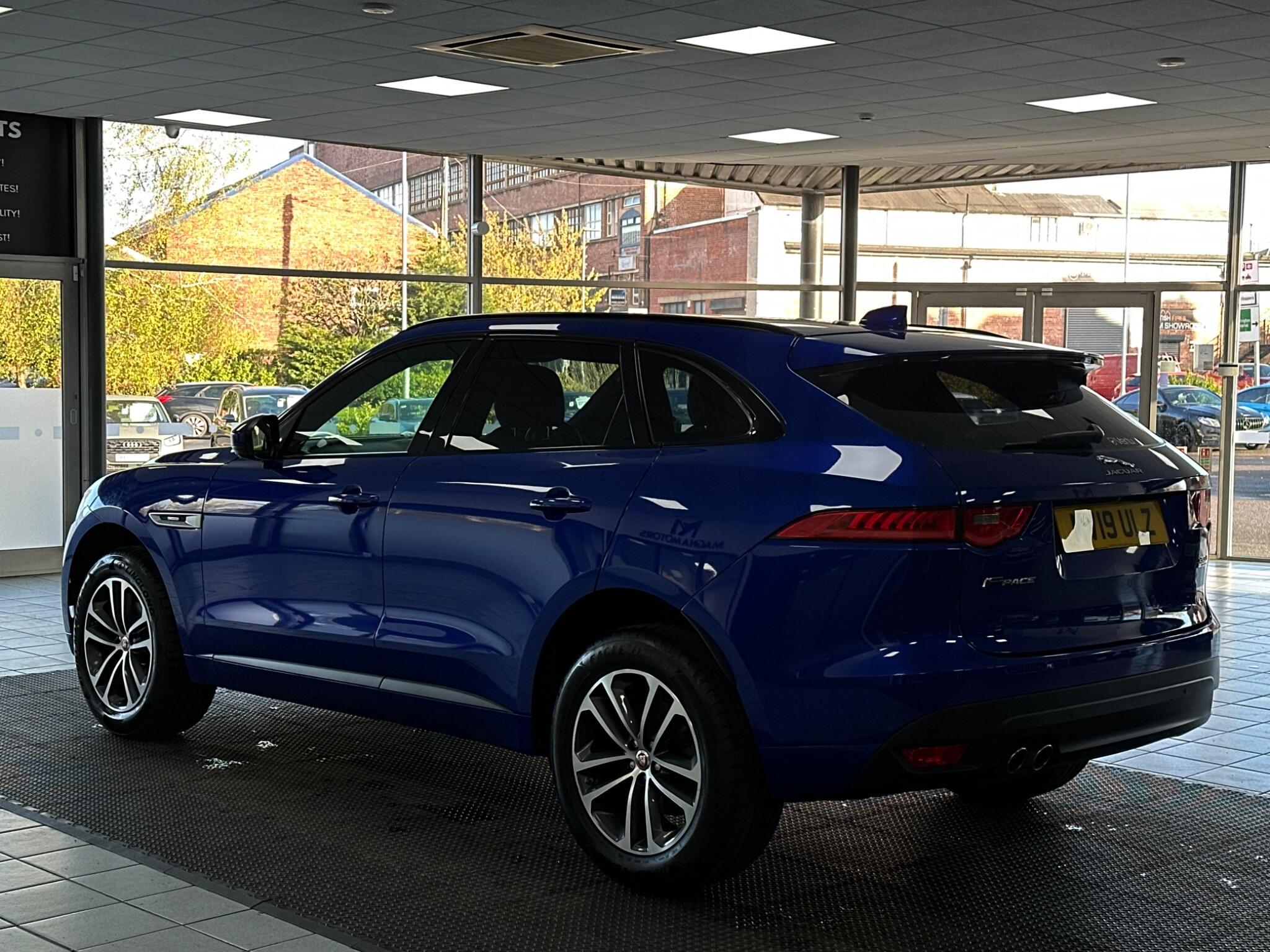 Jaguar F-Pace view 8