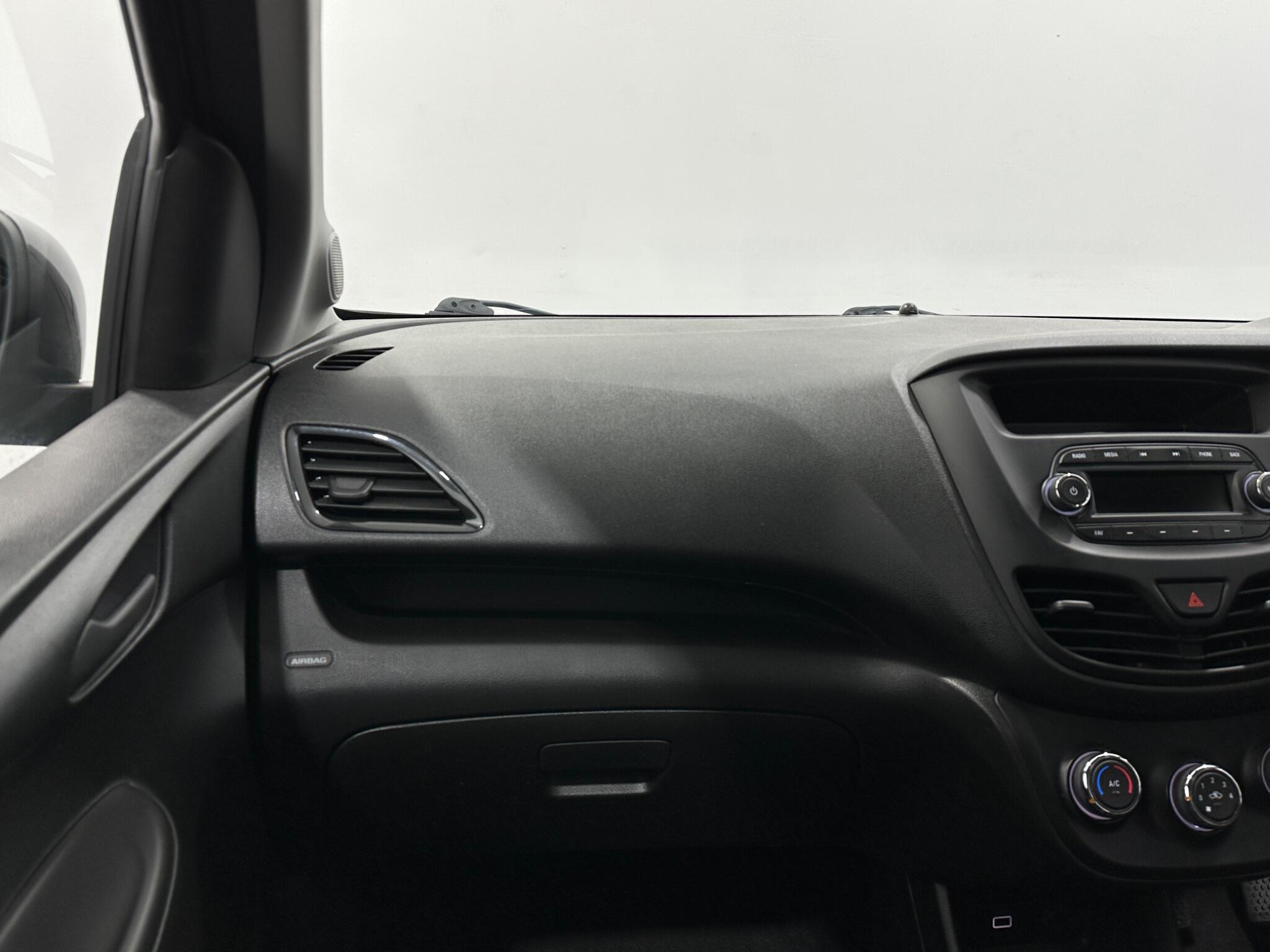 Vauxhall Viva view 25