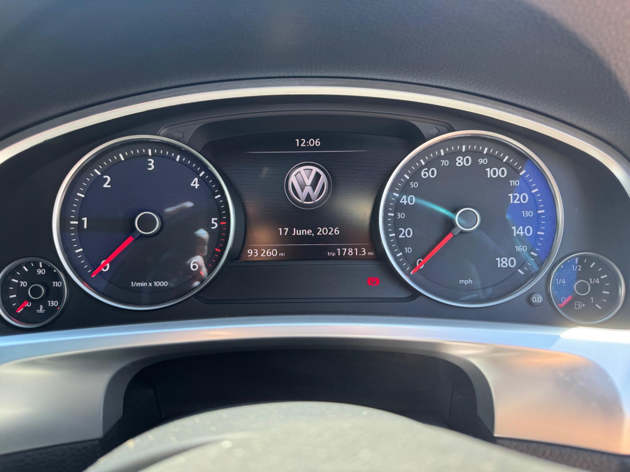 Volkswagen Touareg view 35