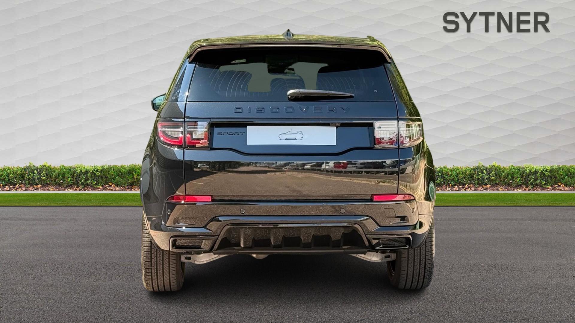 Land Rover Discovery Sport view 4