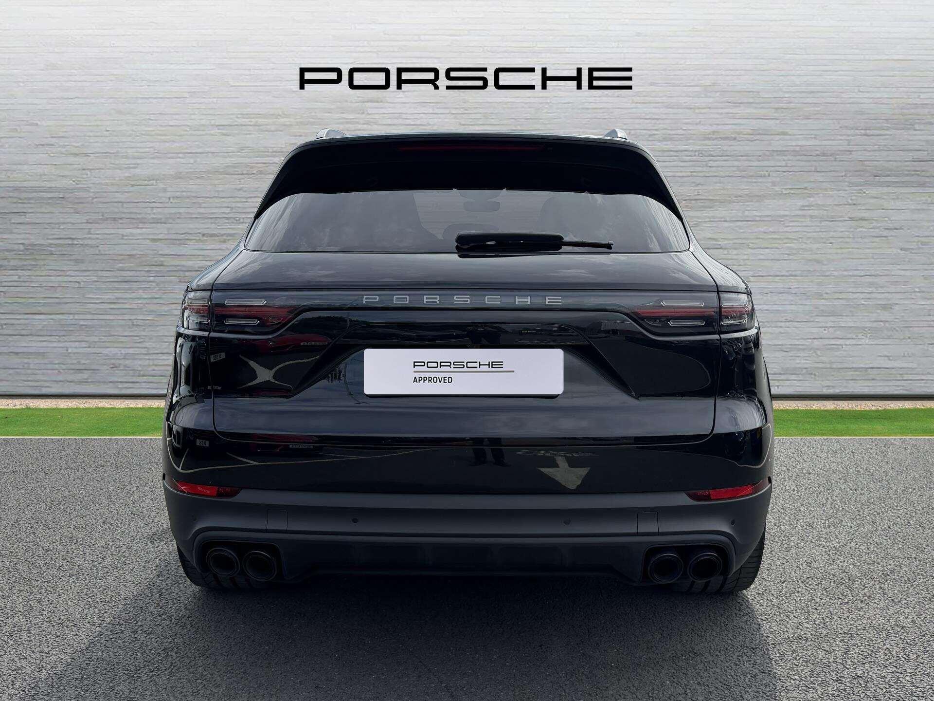 Porsche Cayenne view 10