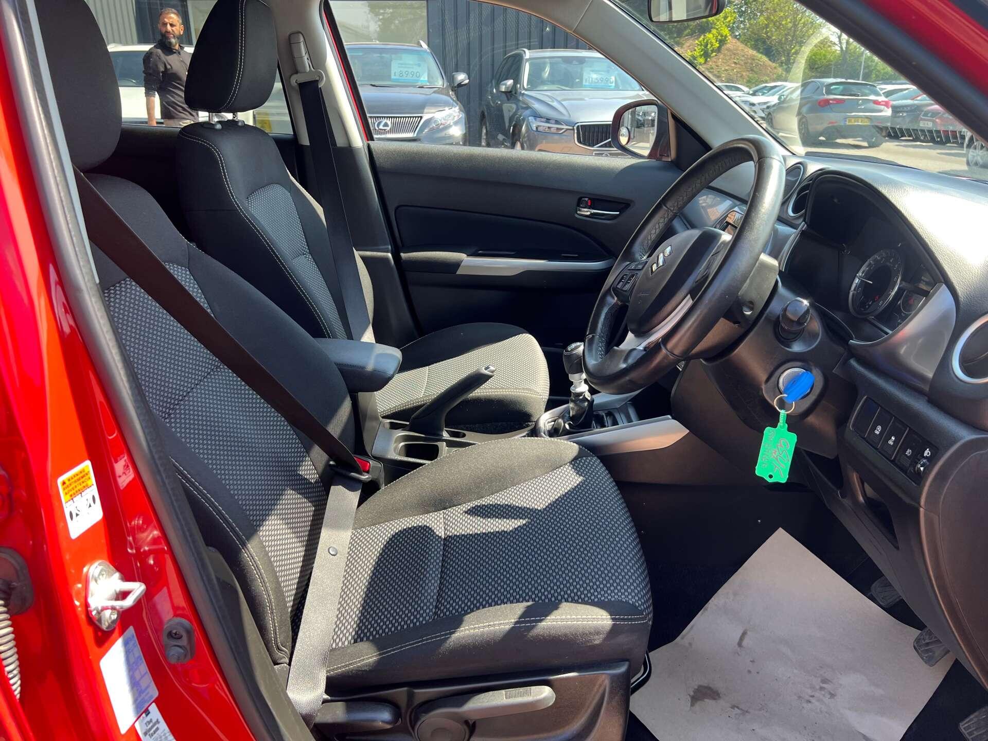Suzuki Vitara view 19