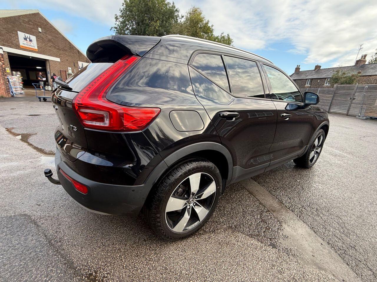 Volvo XC40 view 5