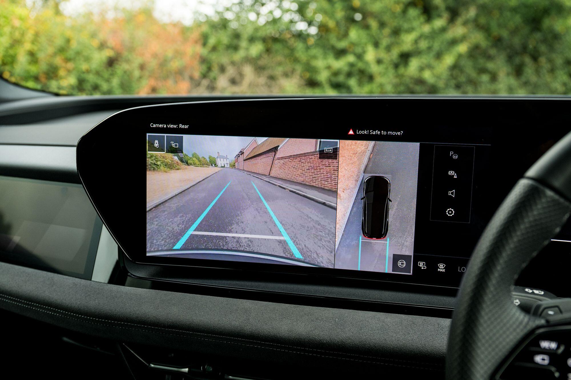 Audi SQ6 E-Tron view 49