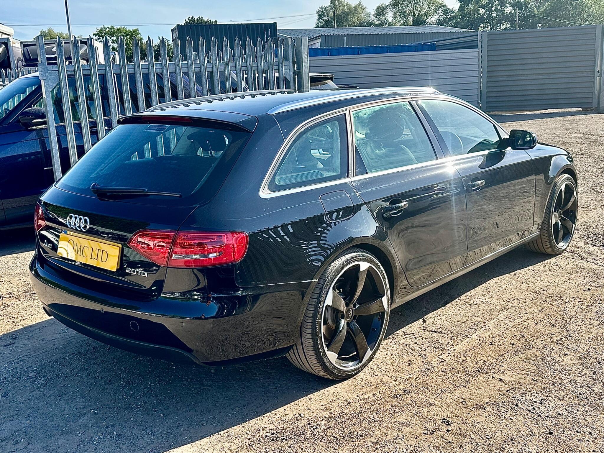 Audi A4 Avant view 6