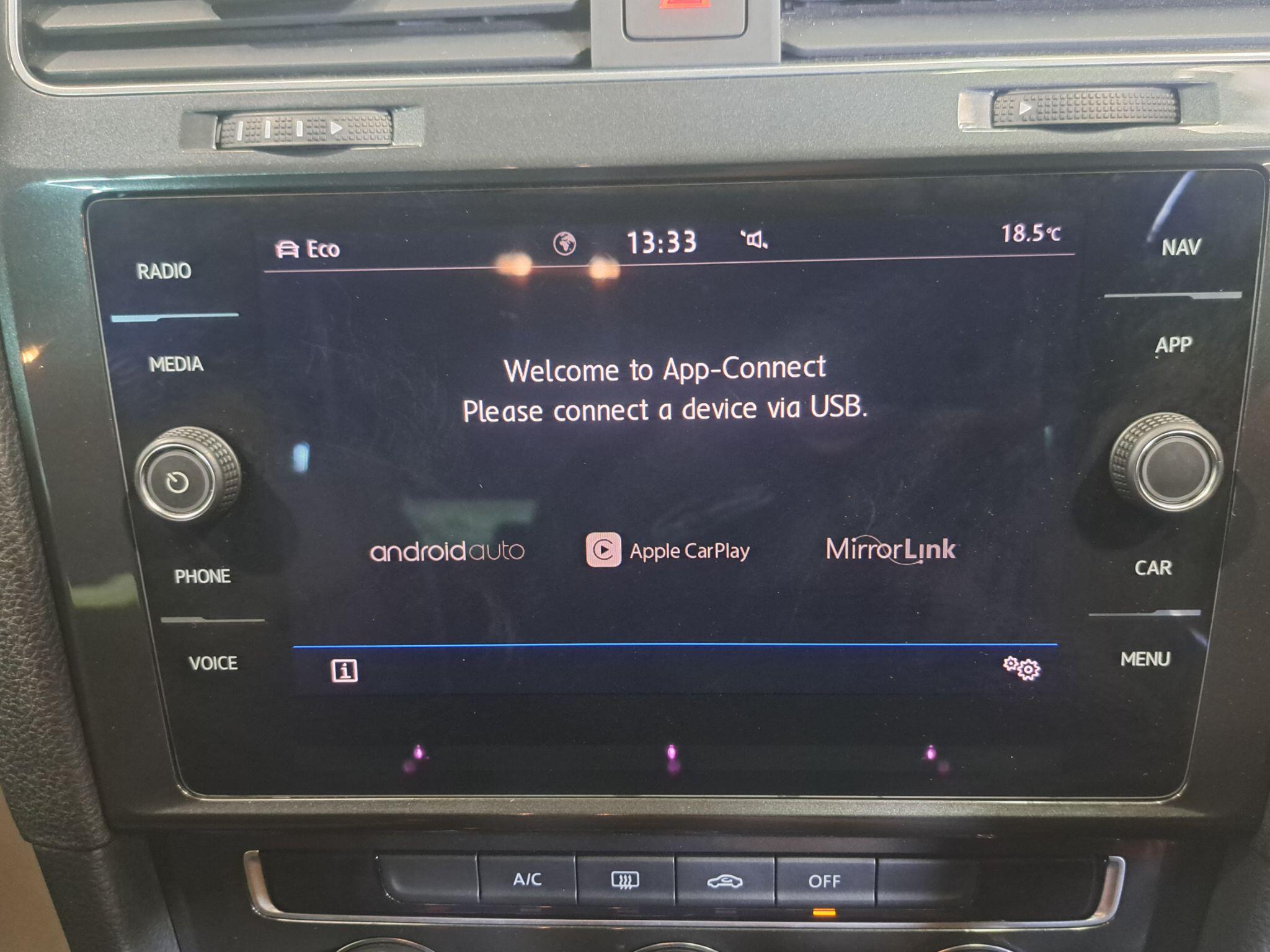 Volkswagen Golf view 23