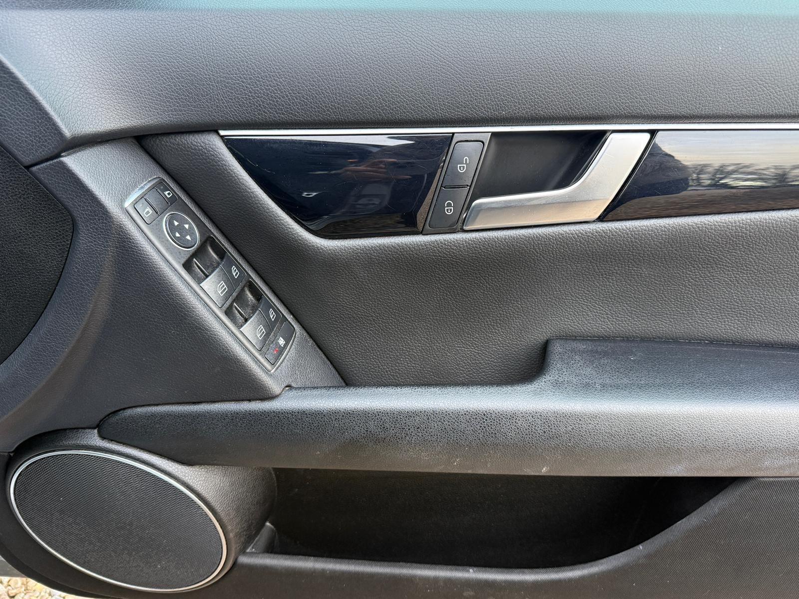 Mercedes-Benz C Class view 72