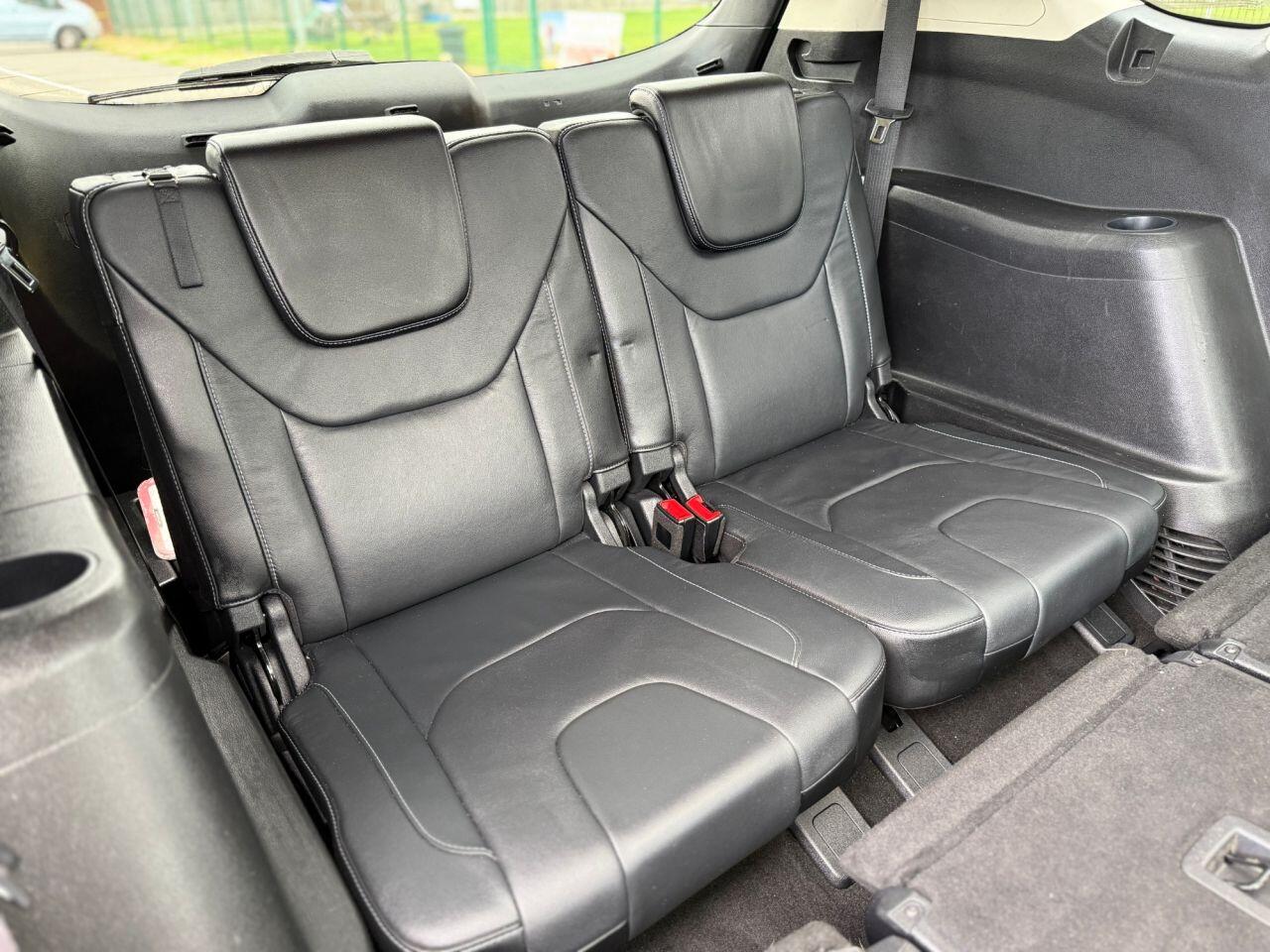 Ford S-Max view 17