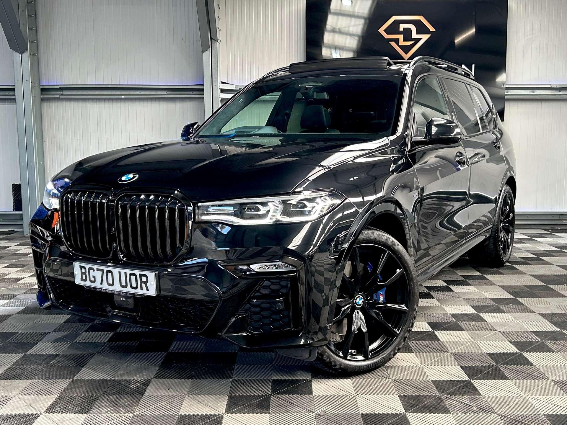 BMW X7 view 6