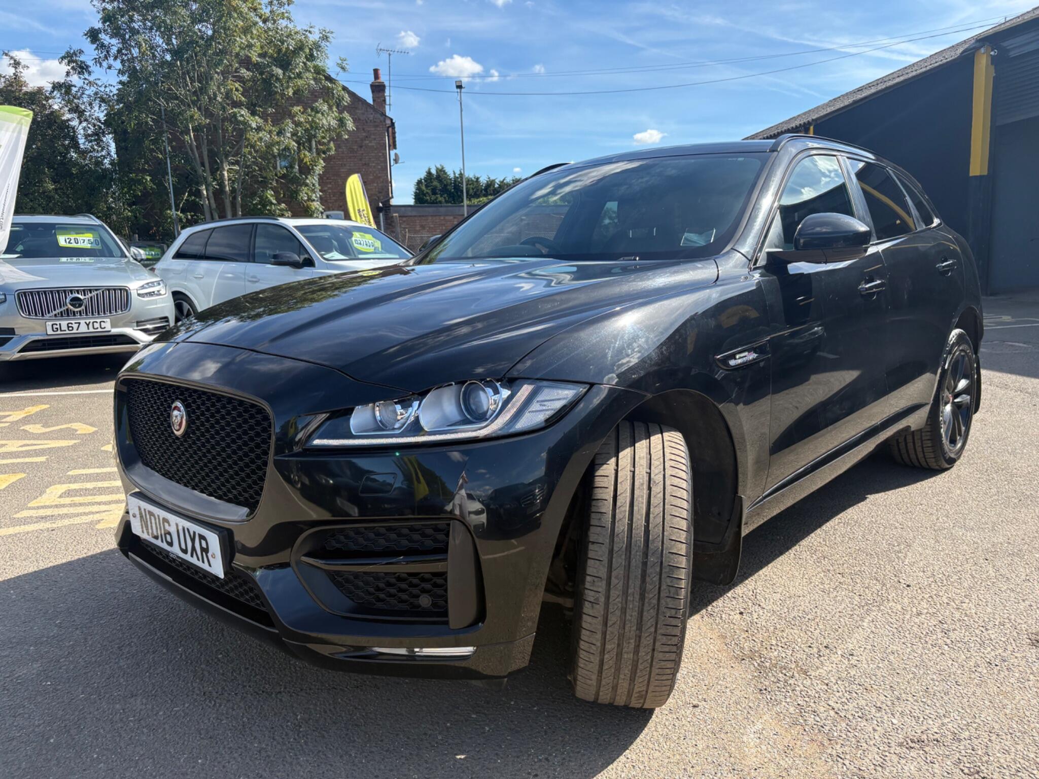Jaguar F-Pace view 3