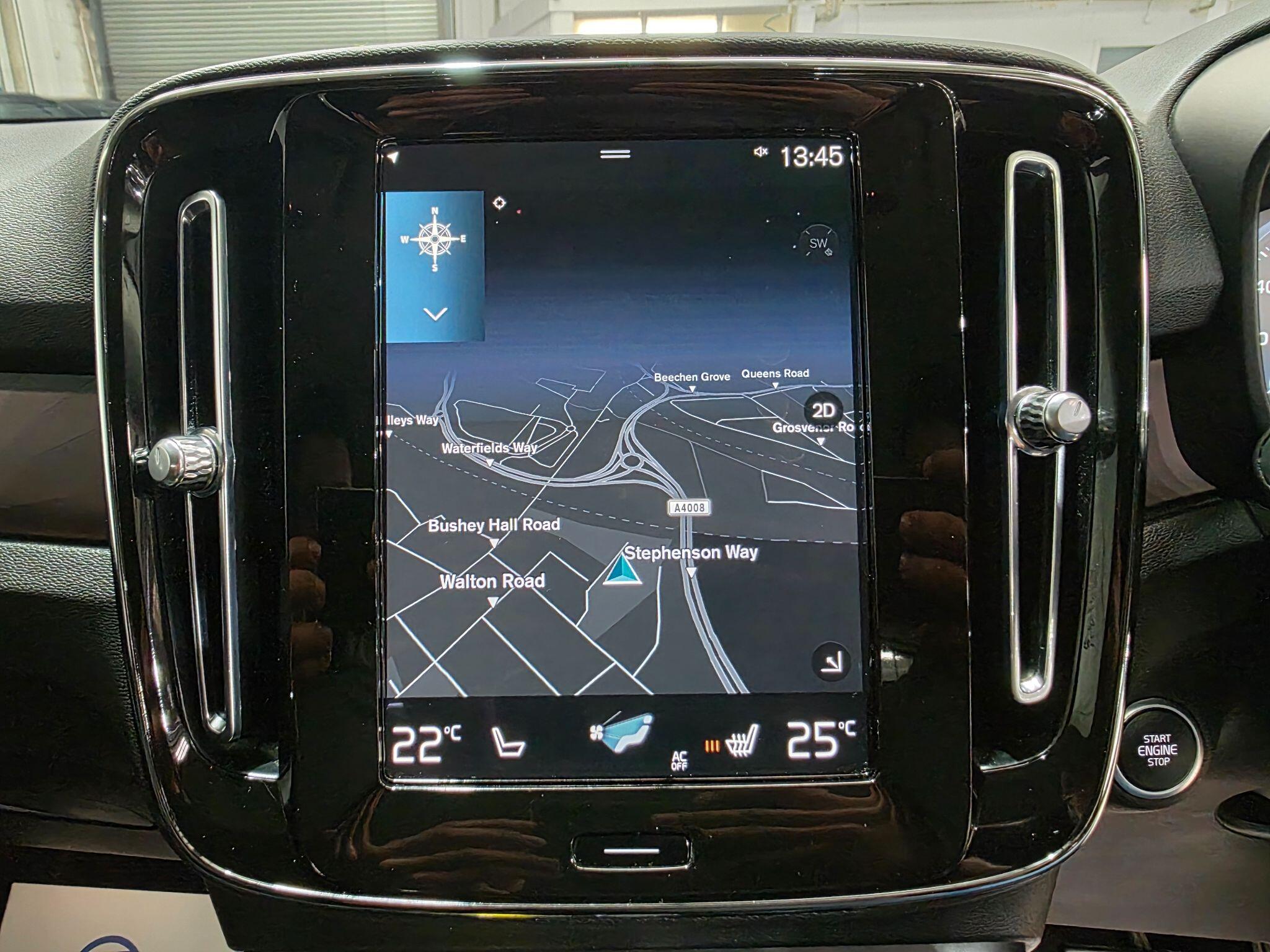 Volvo XC40 view 7