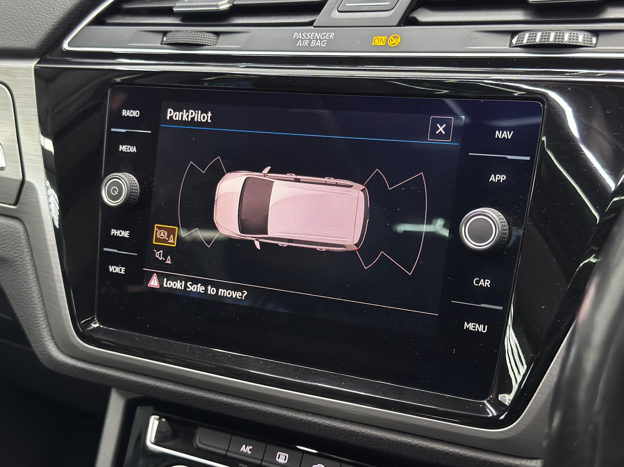 Volkswagen Touran view 14
