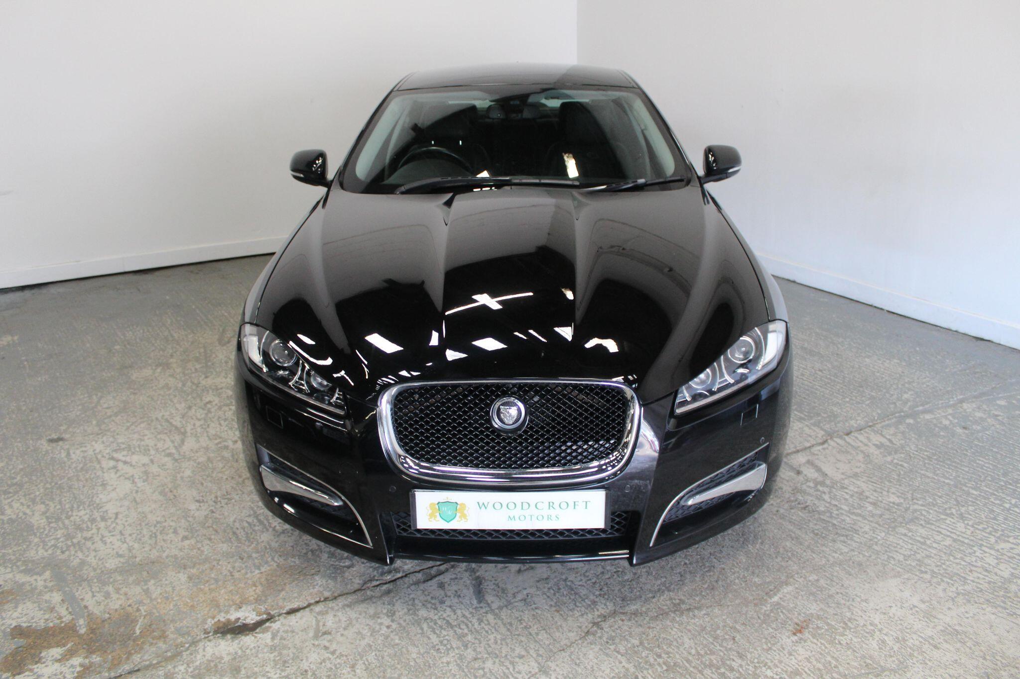 Jaguar XF view 13