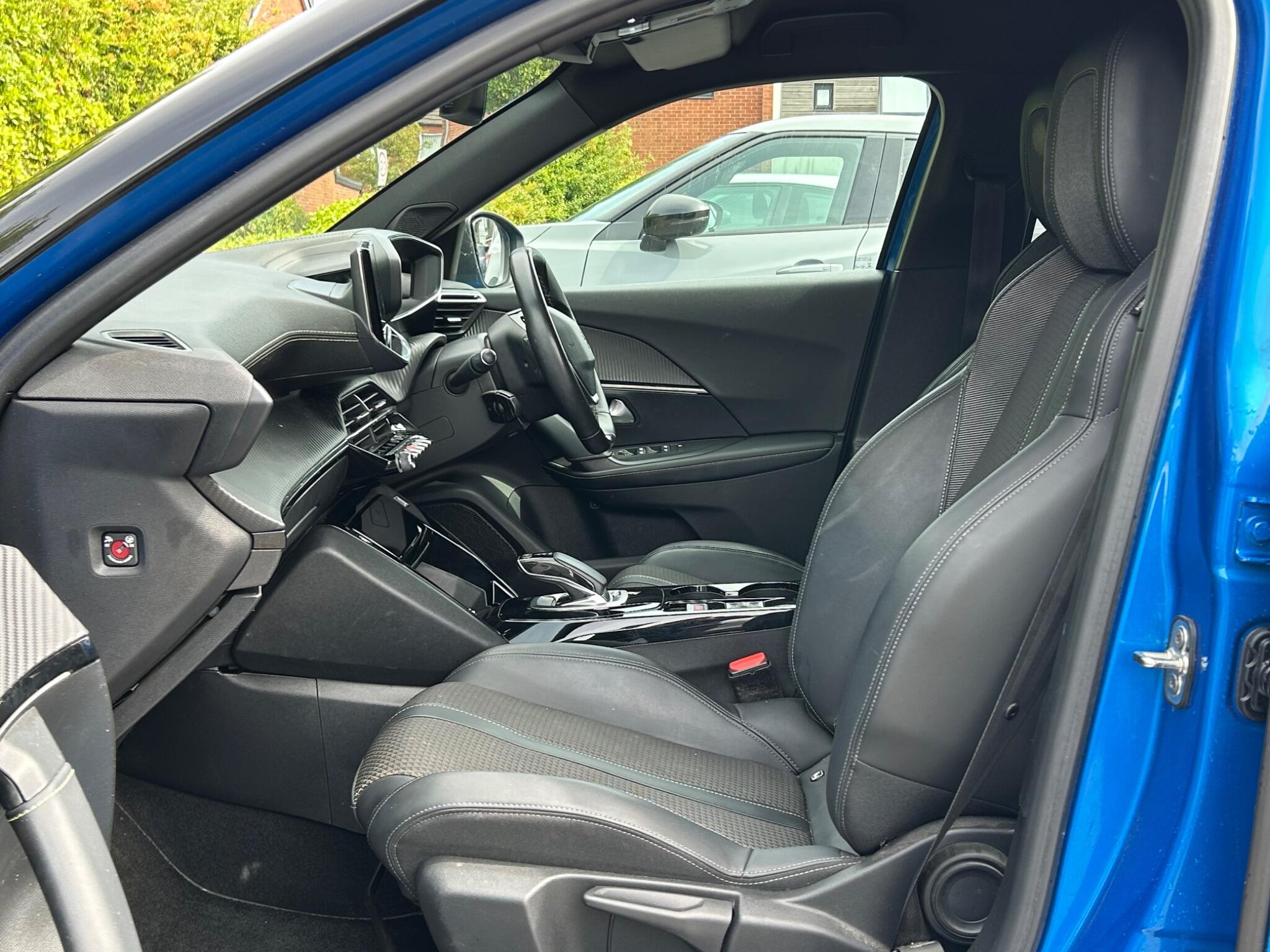 Peugeot E-2008 view 47