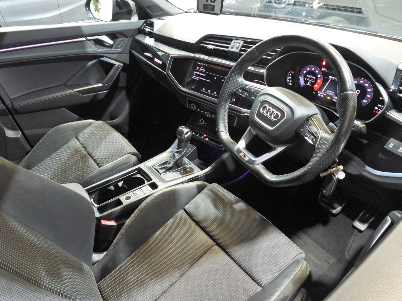 Audi Q3 view 4