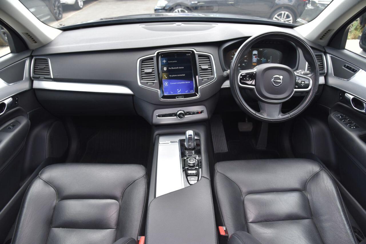 Volvo XC90 view 2