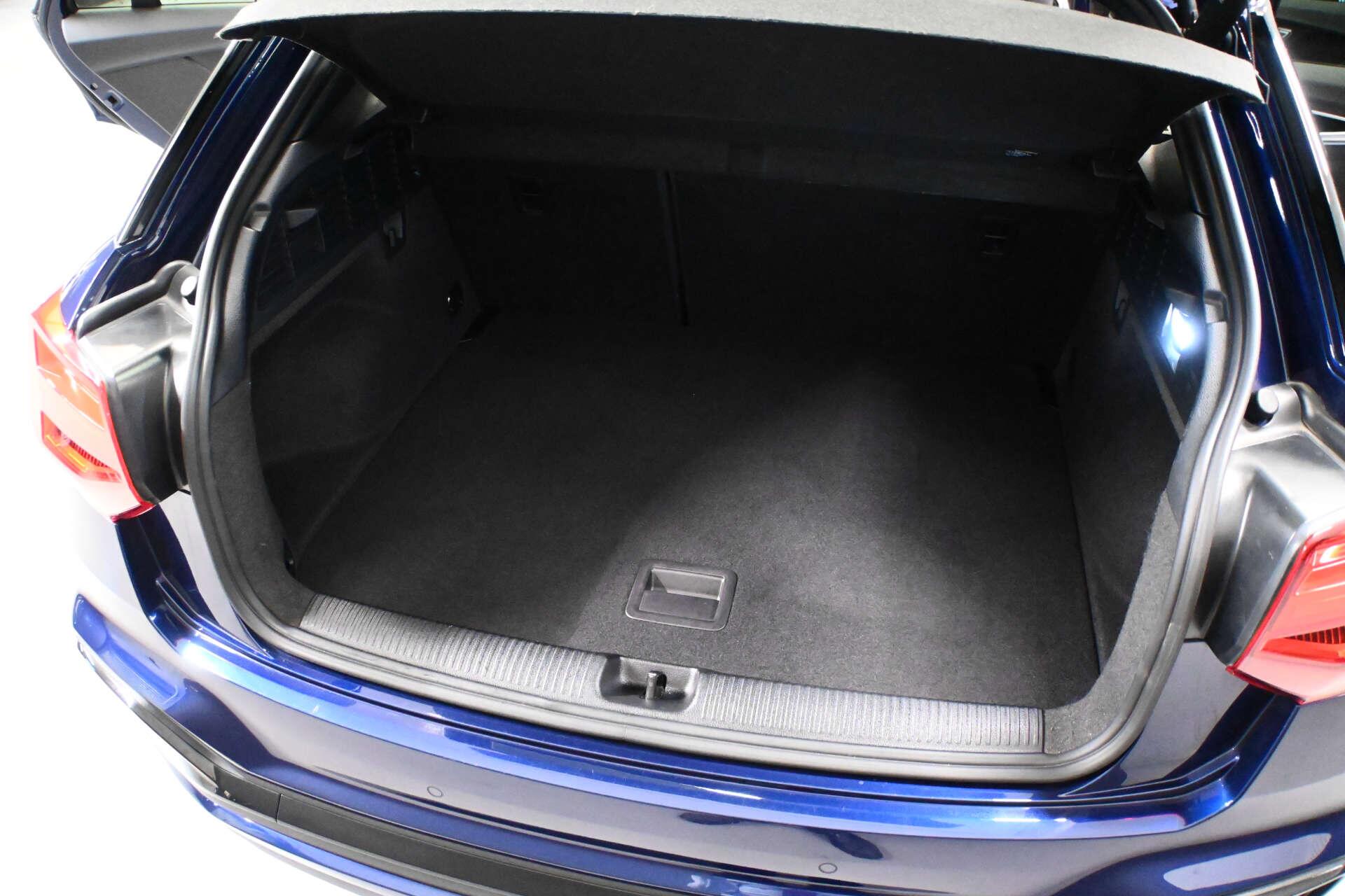 Audi Q2 view 63
