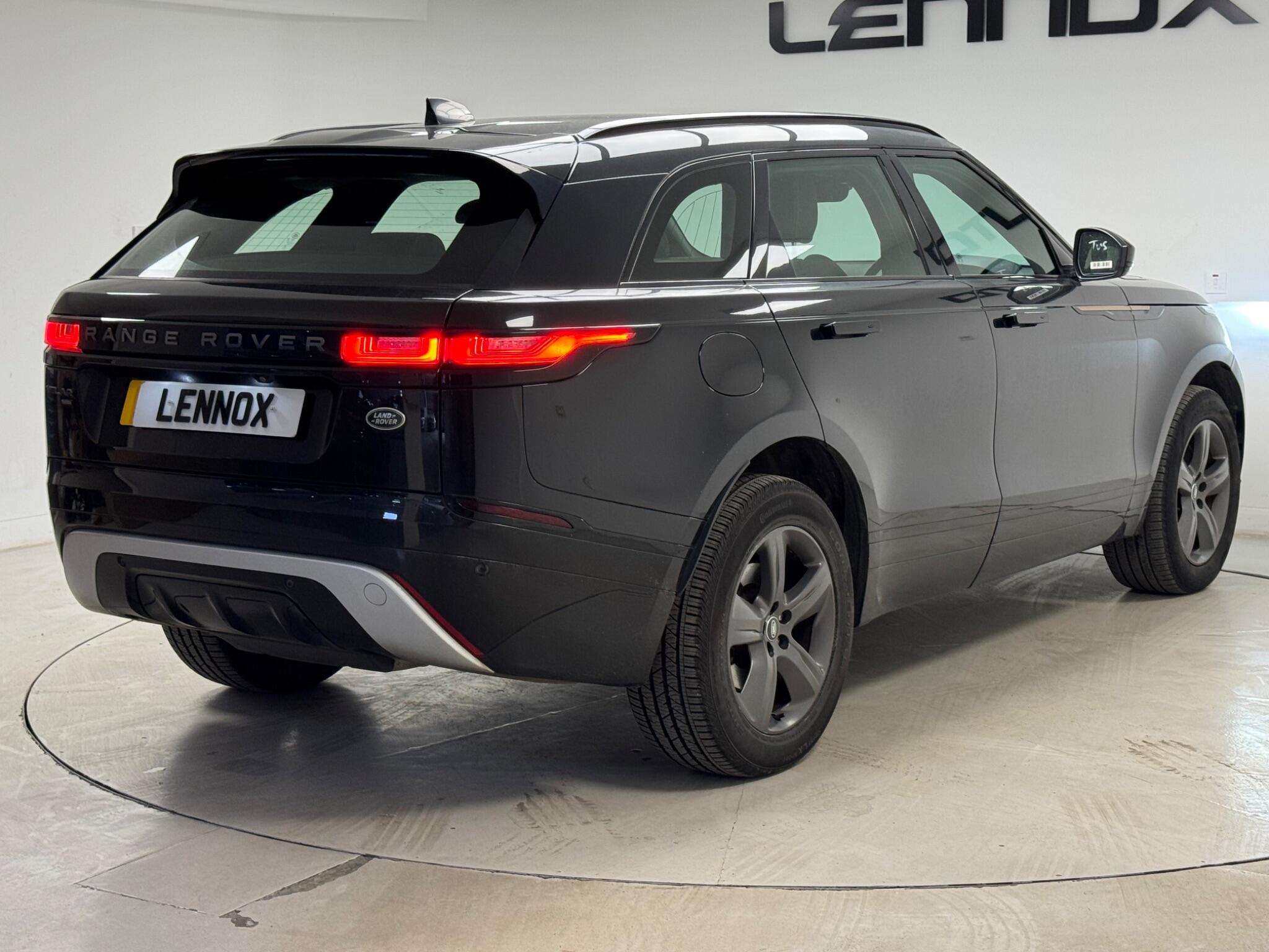 Land Rover Range Rover Velar view 6