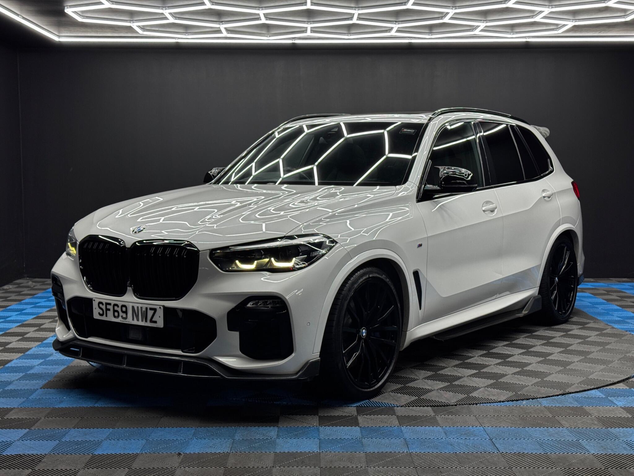 BMW X5 view 3