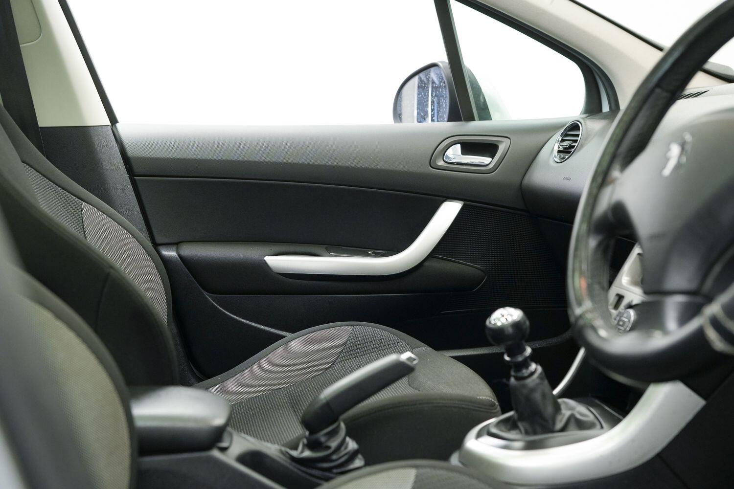 Peugeot 2008 view 19