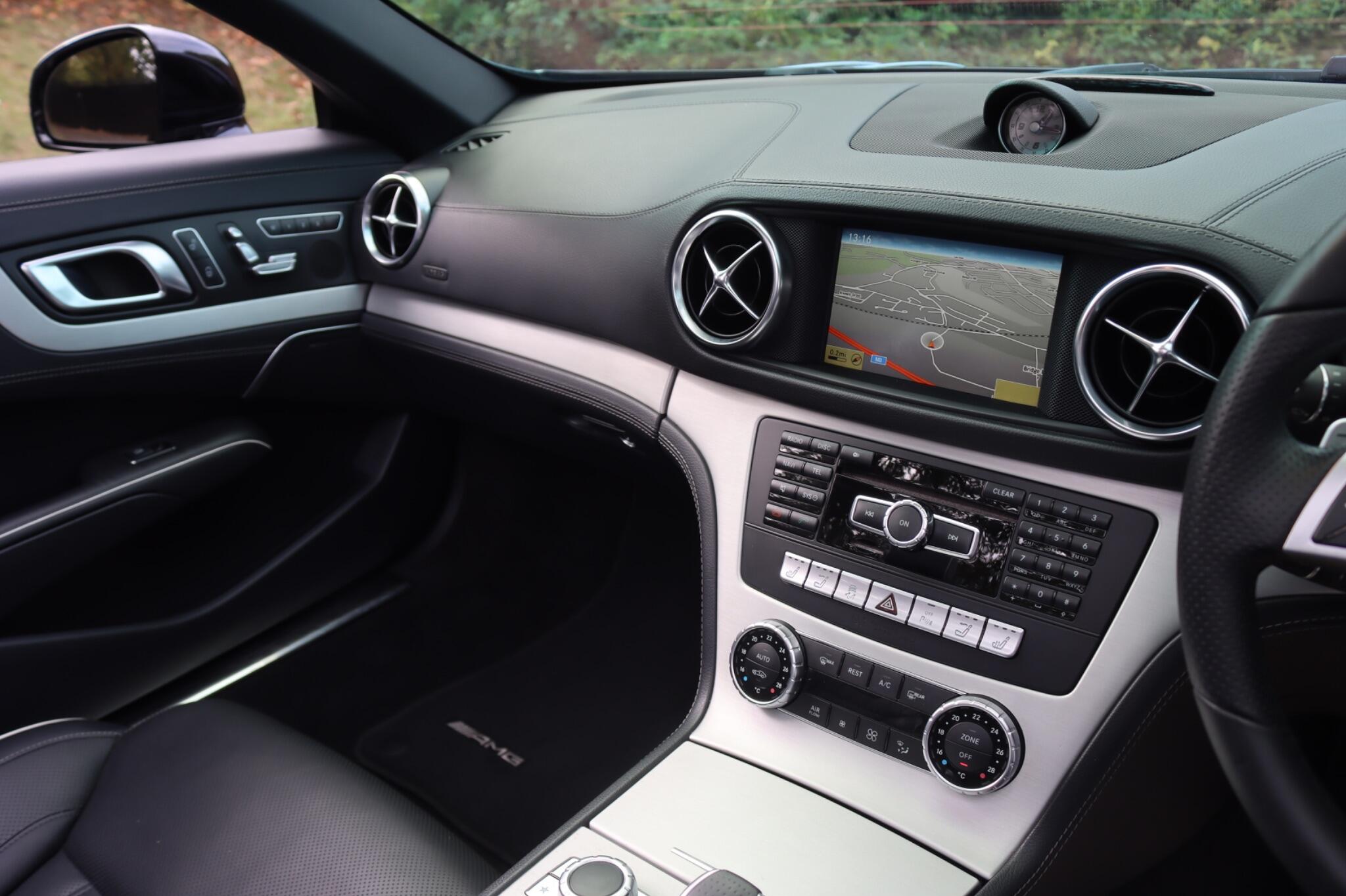 Mercedes-Benz SL view 37