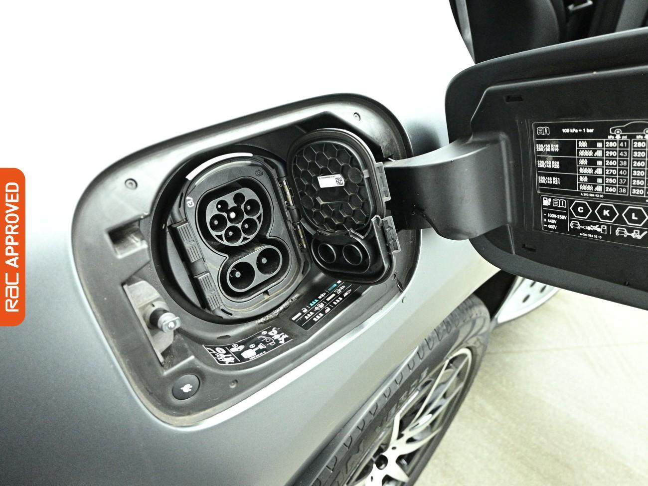 Mercedes-Benz EQC view 27