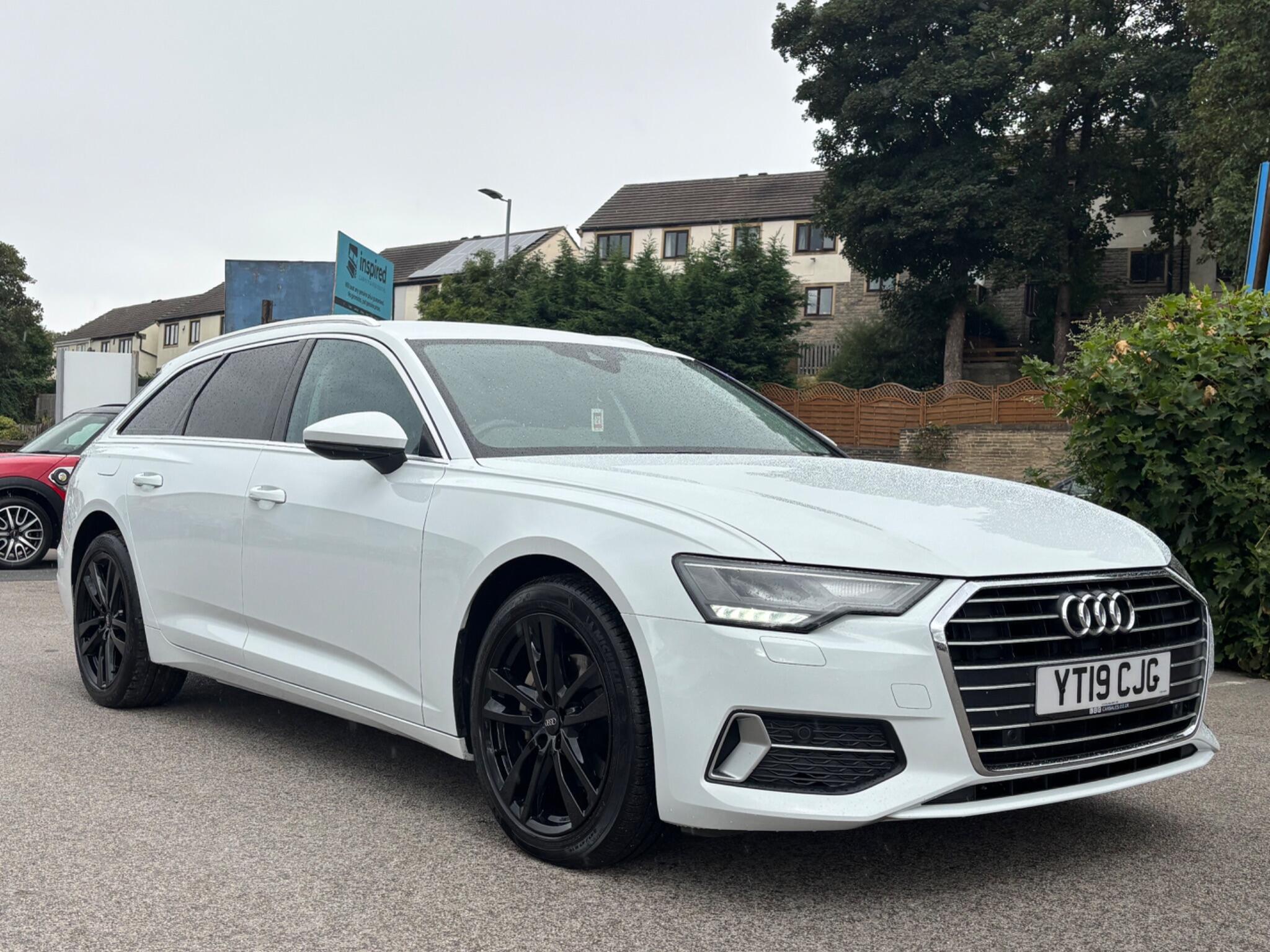 Audi A6 Avant view 3