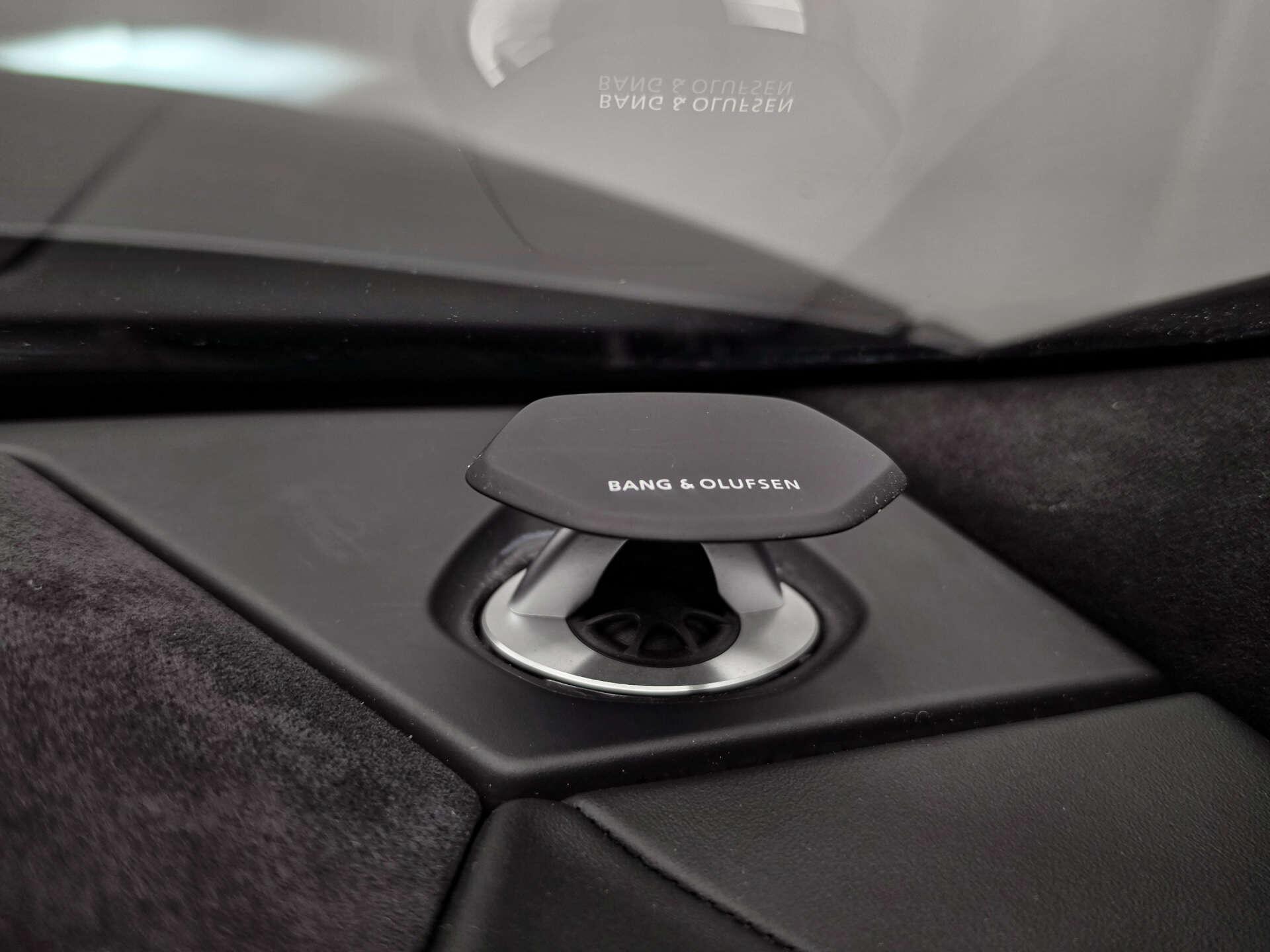 Lamborghini Urus view 9
