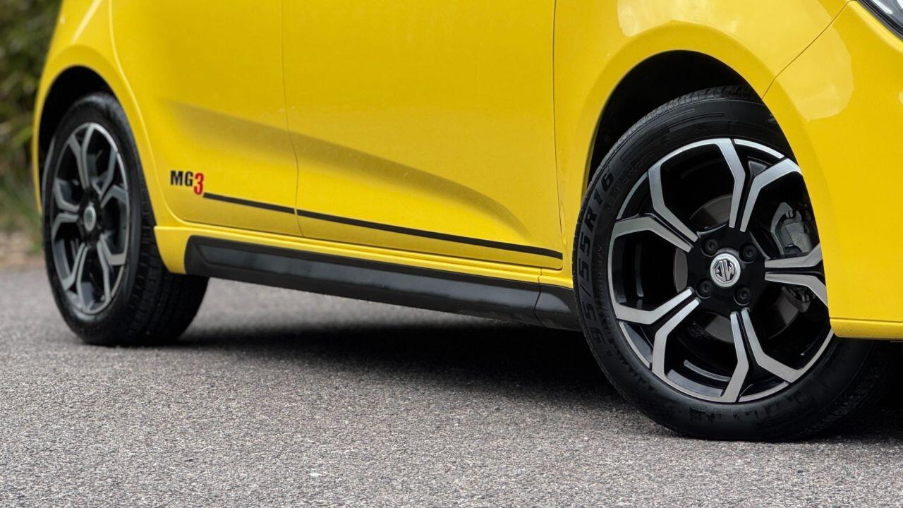 MG MG3 view 7