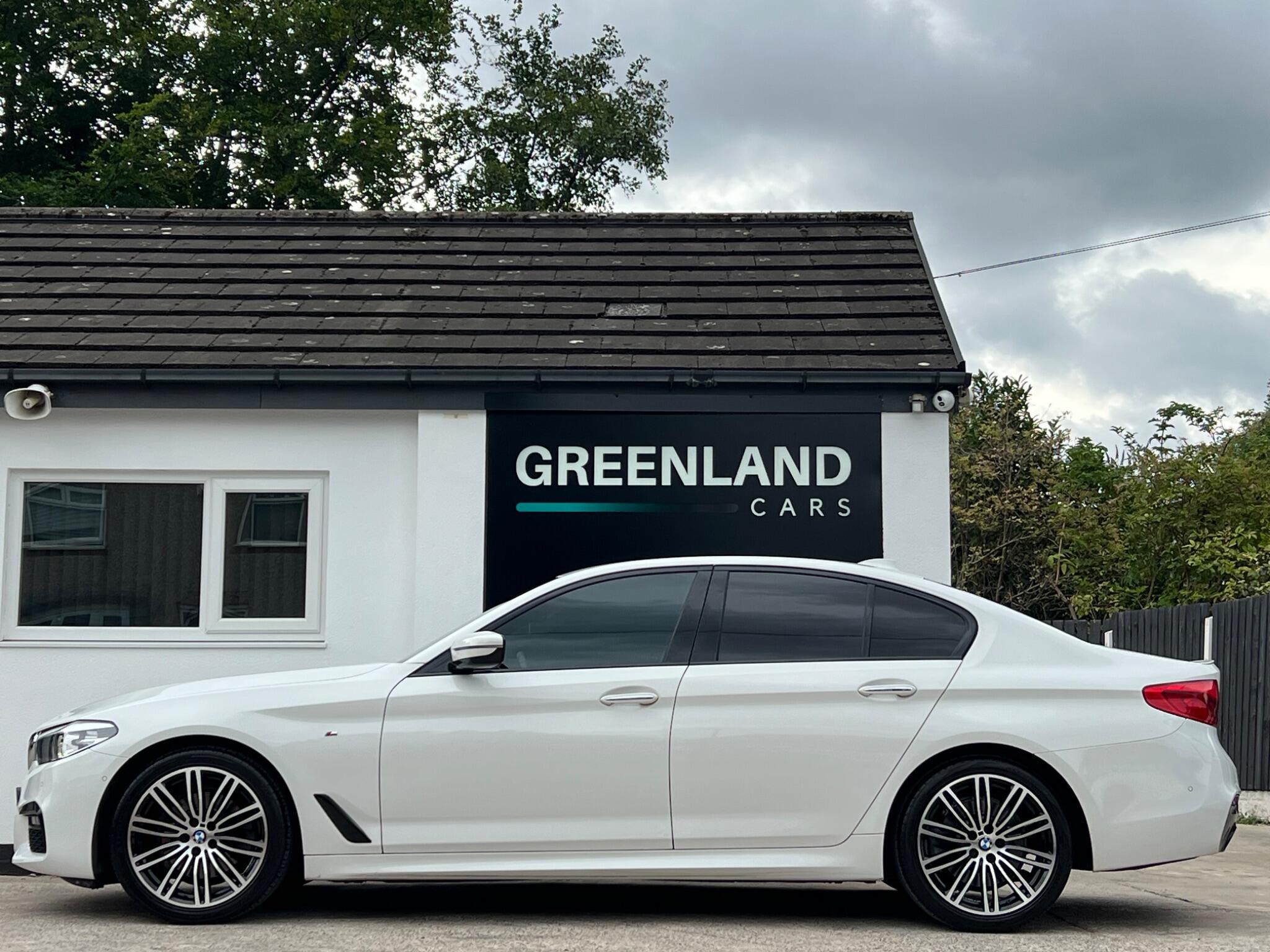 BMW 5 Series view 22