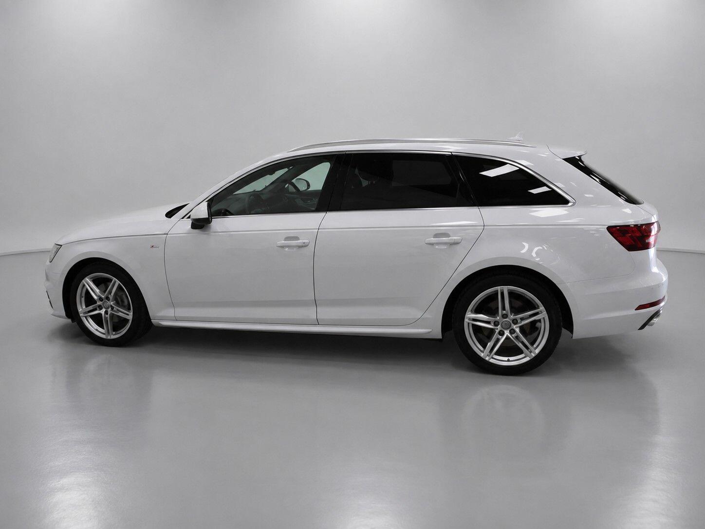 Audi A4 view 10