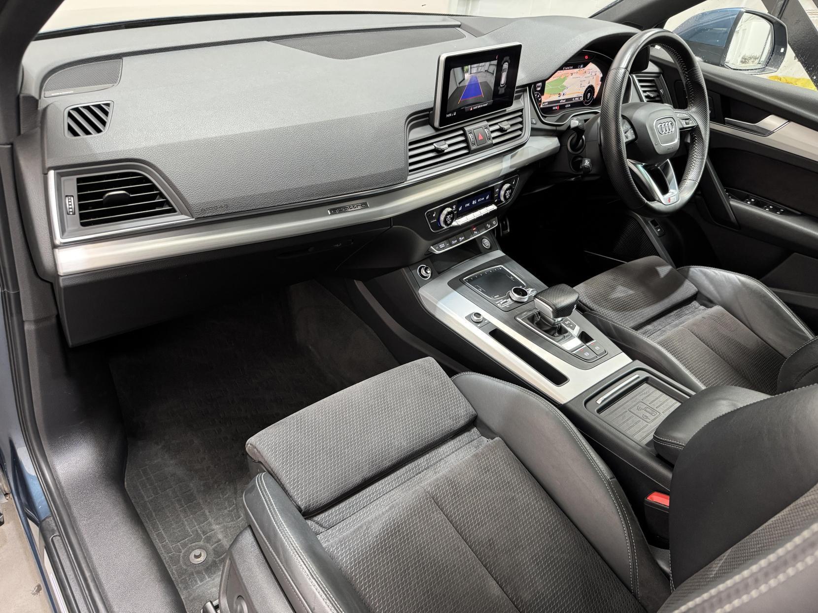 Audi Q5 view 55