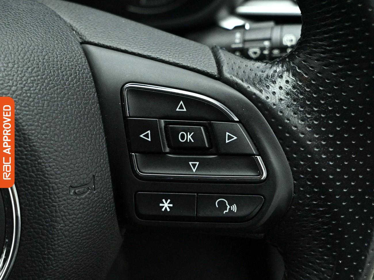 MG MG5 view 24