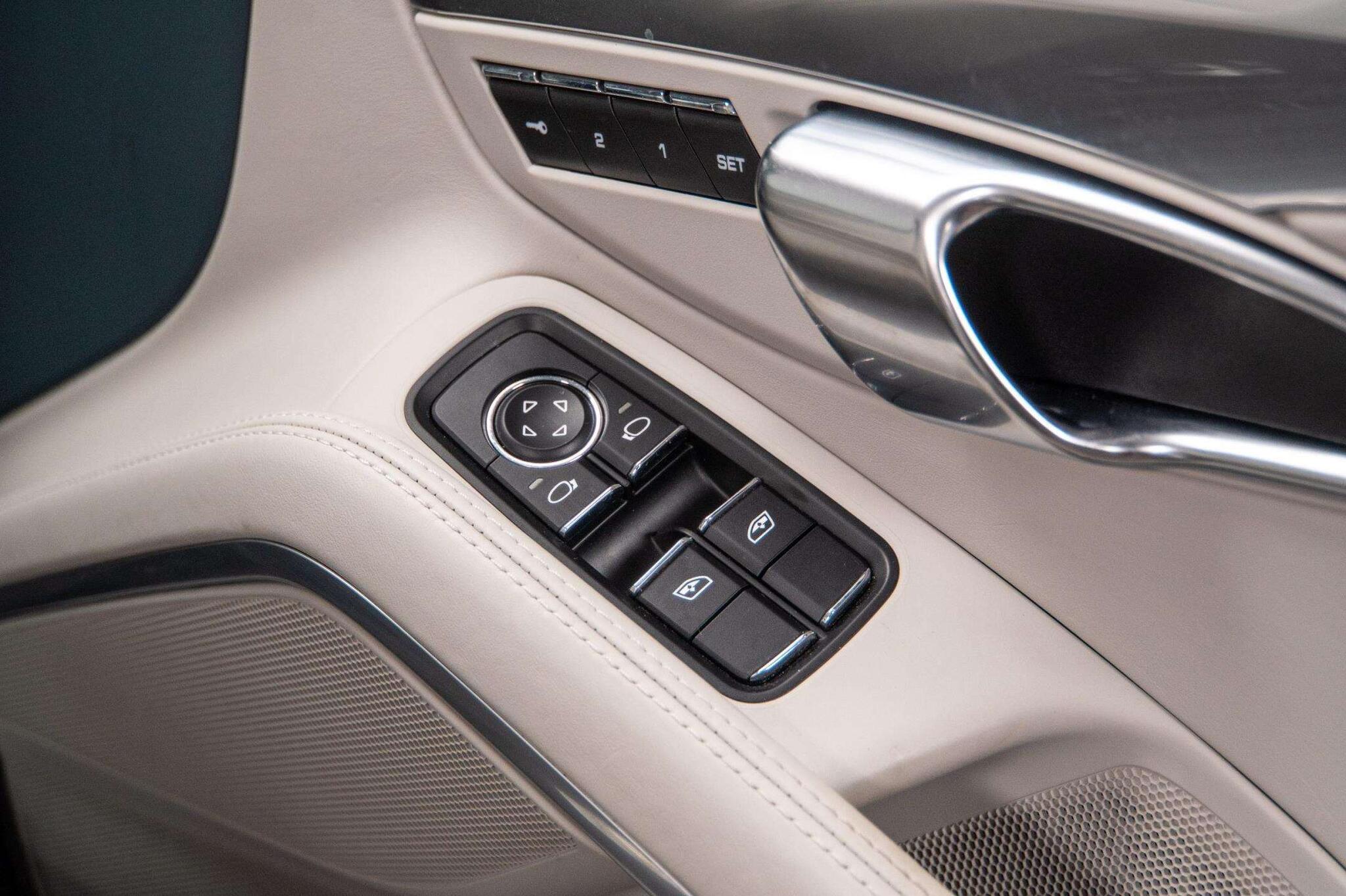 Porsche Targa view 36