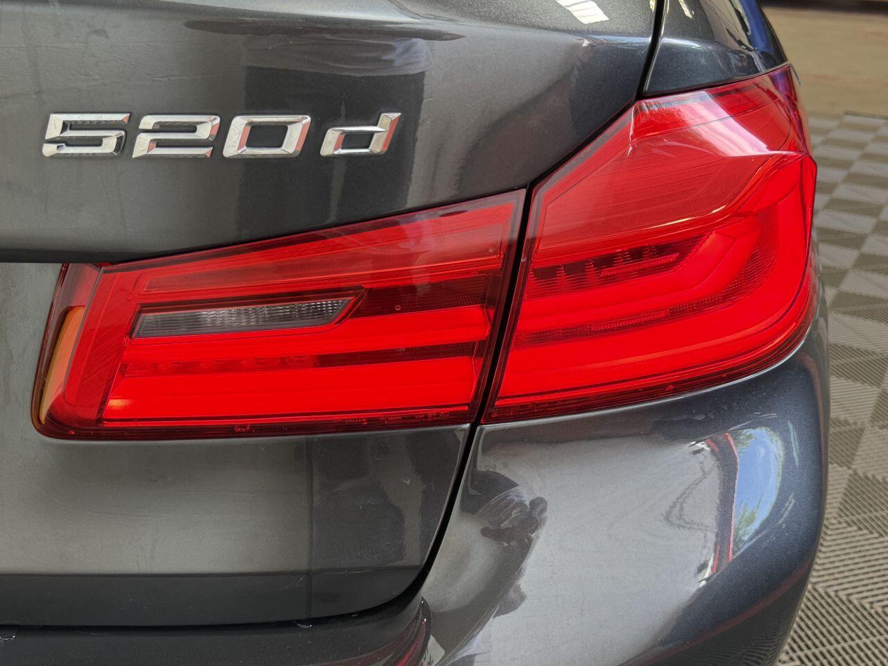 BMW 5 Series view 25