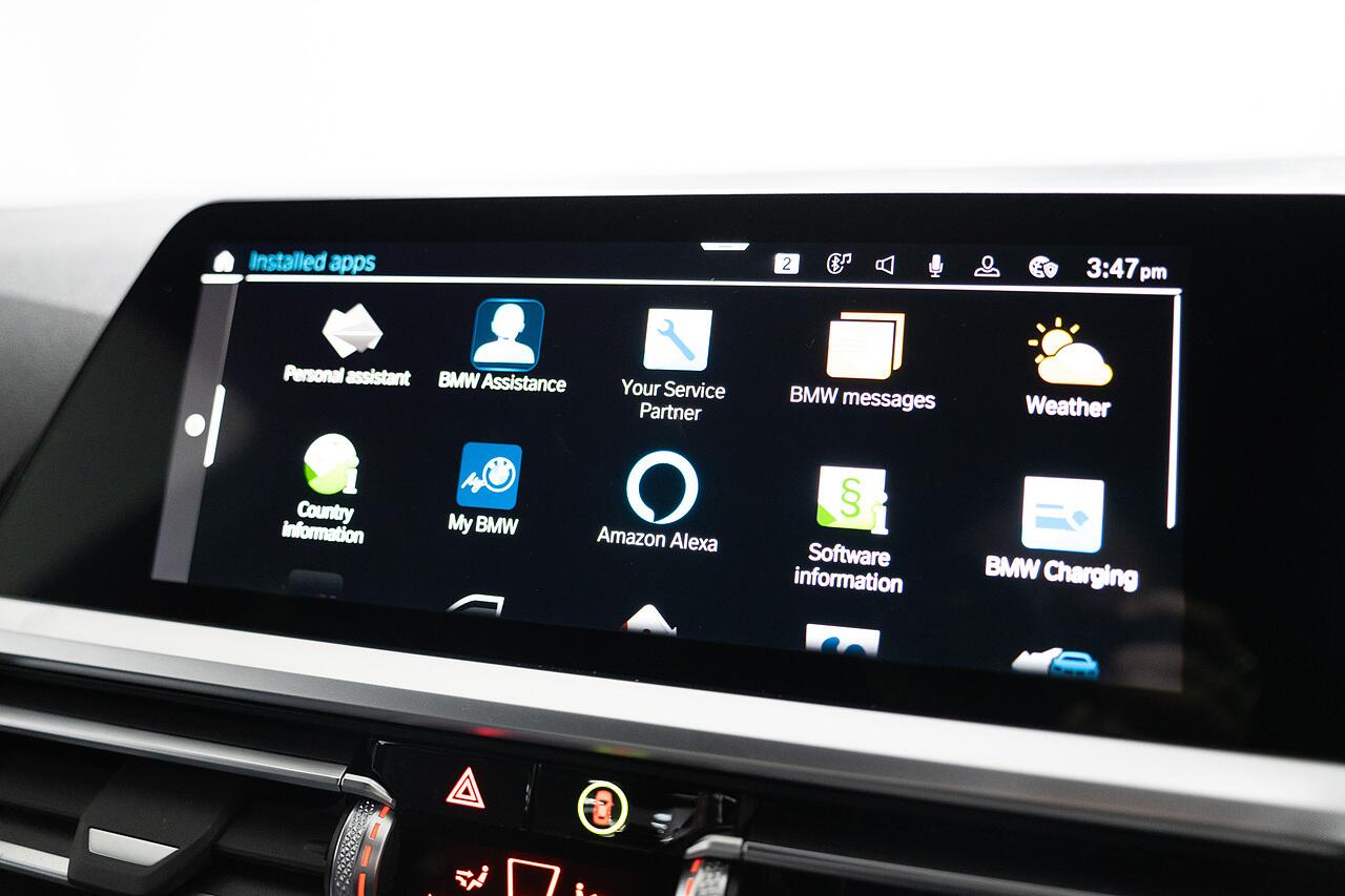 BMW 3 Series view 15