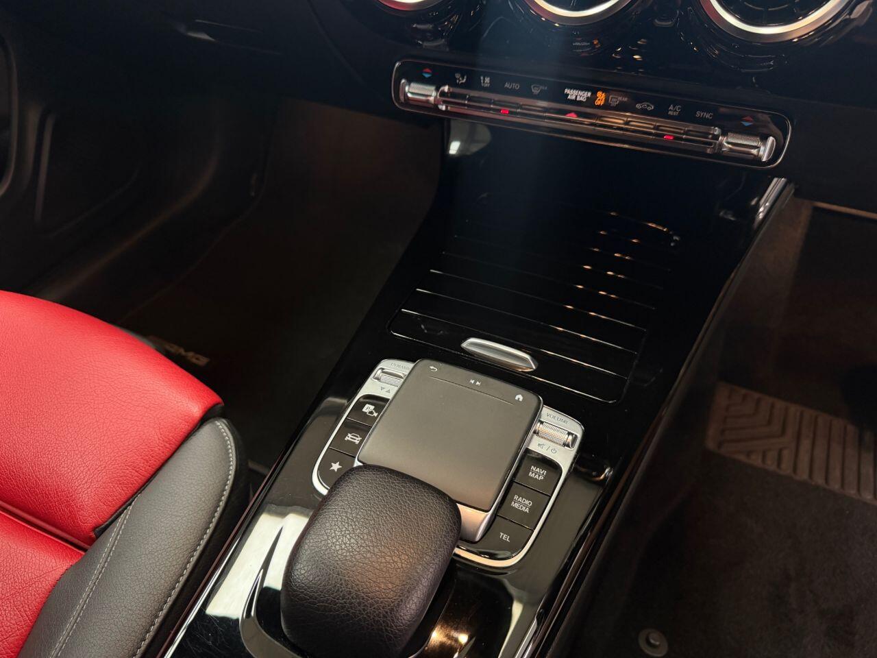 Mercedes-Benz Cla view 9