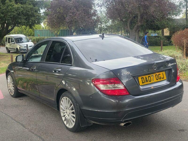 Mercedes-Benz C-Class view 32
