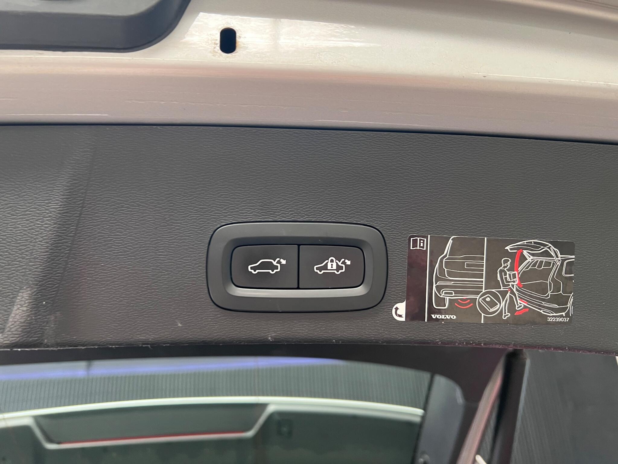 Volvo XC40 view 28