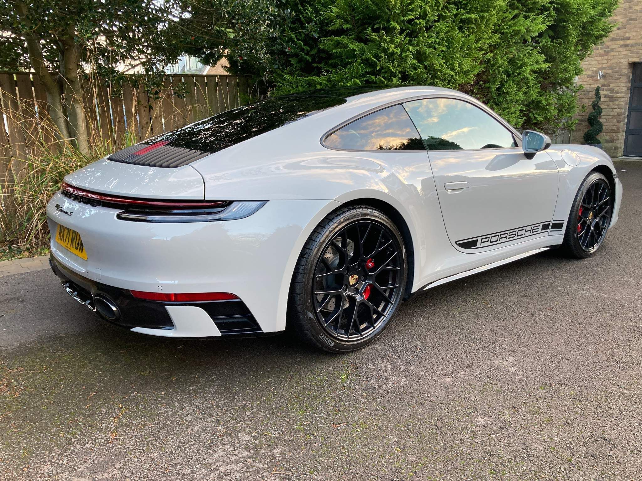 Porsche 911 view 19