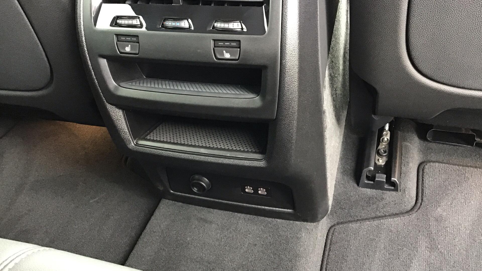 BMW X5 view 32