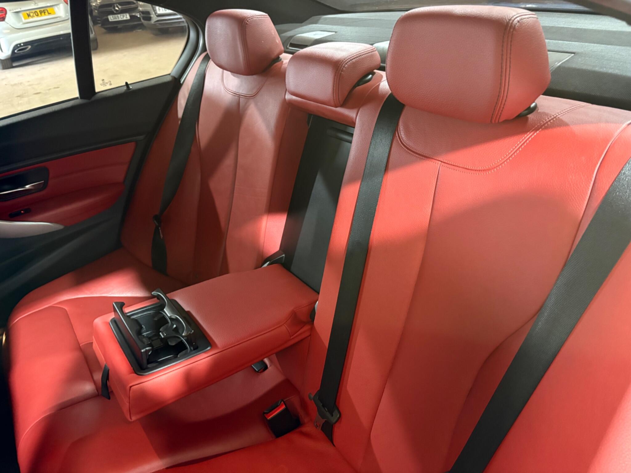 BMW 3 Series view 33