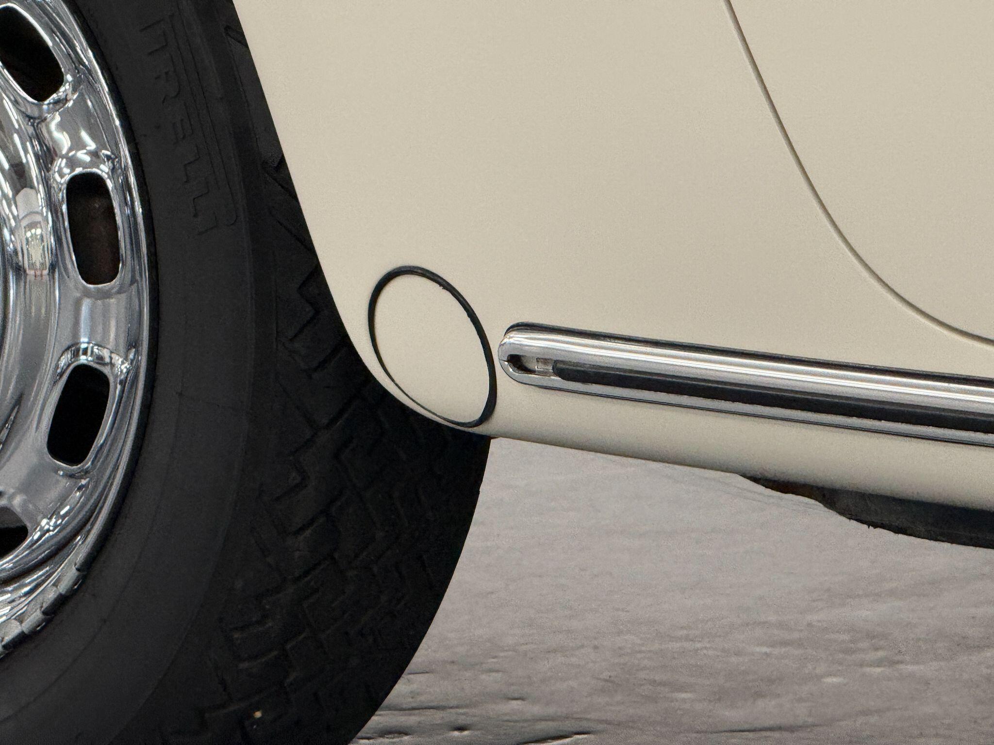Porsche 911 view 49