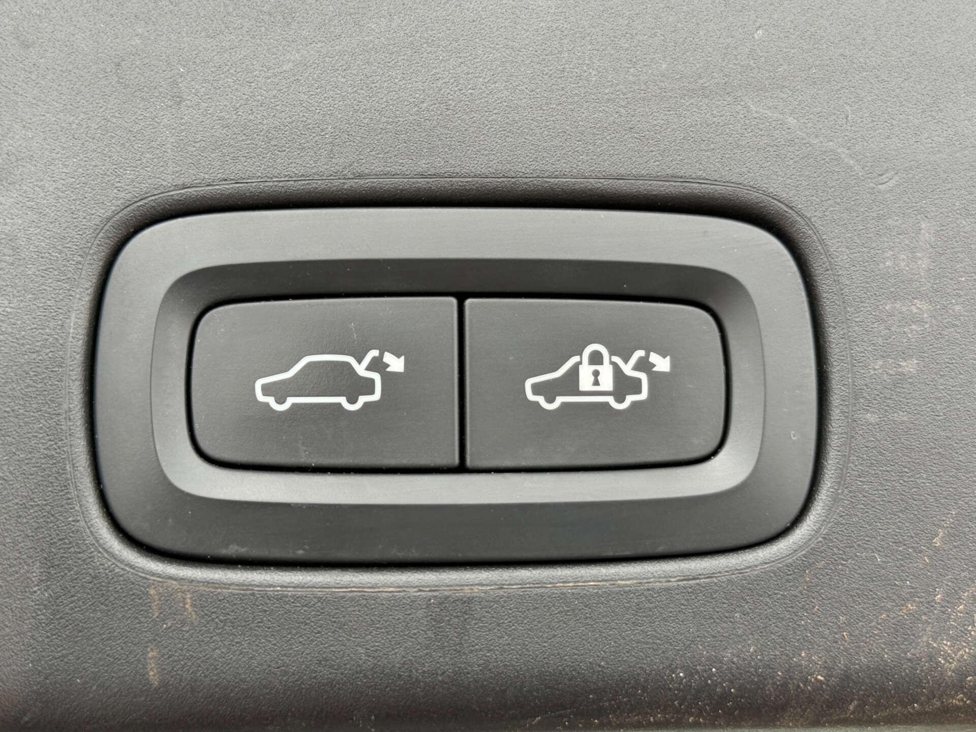Volvo V90 view 34