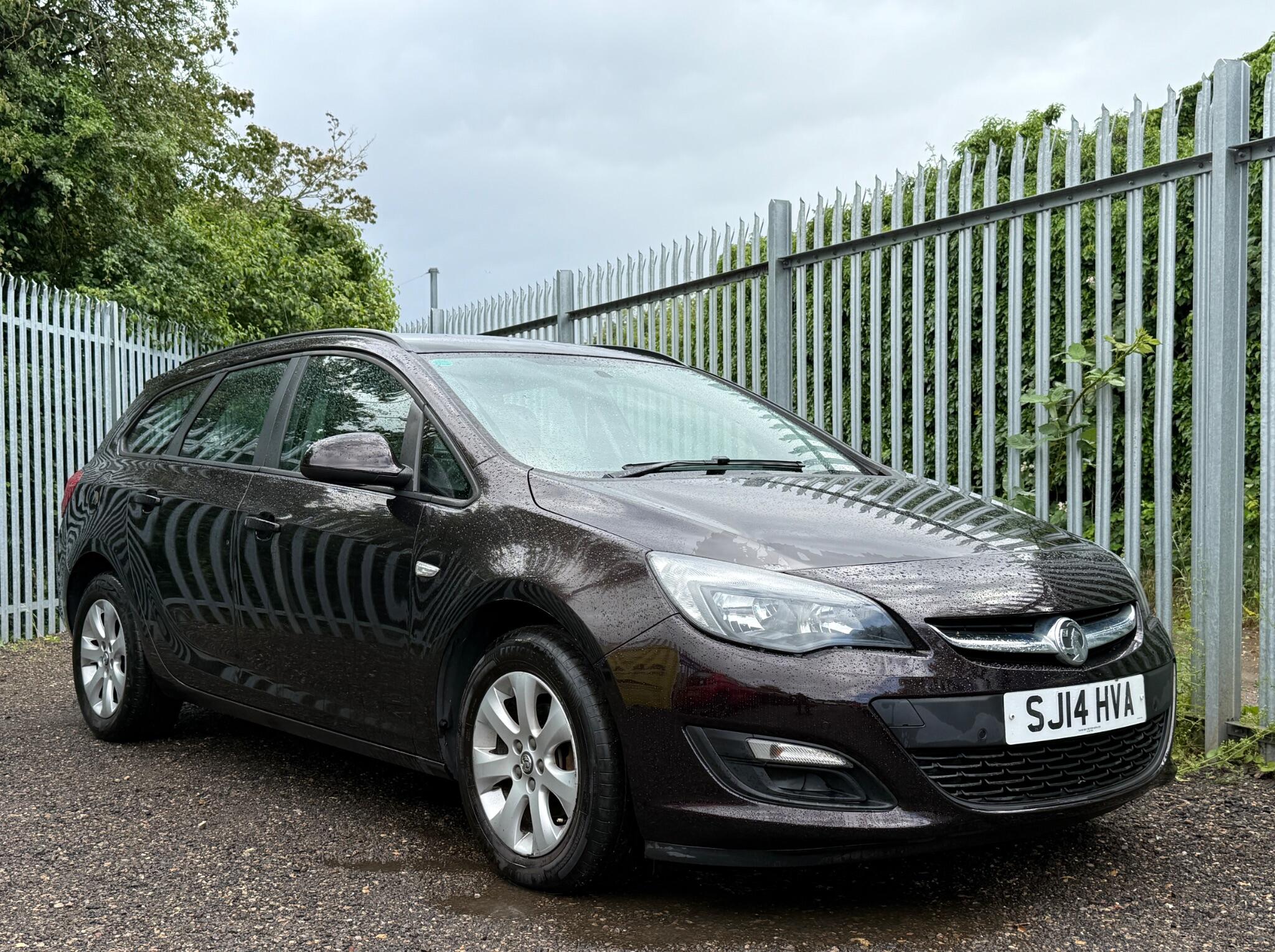 2014 Vauxhall Astra image 1