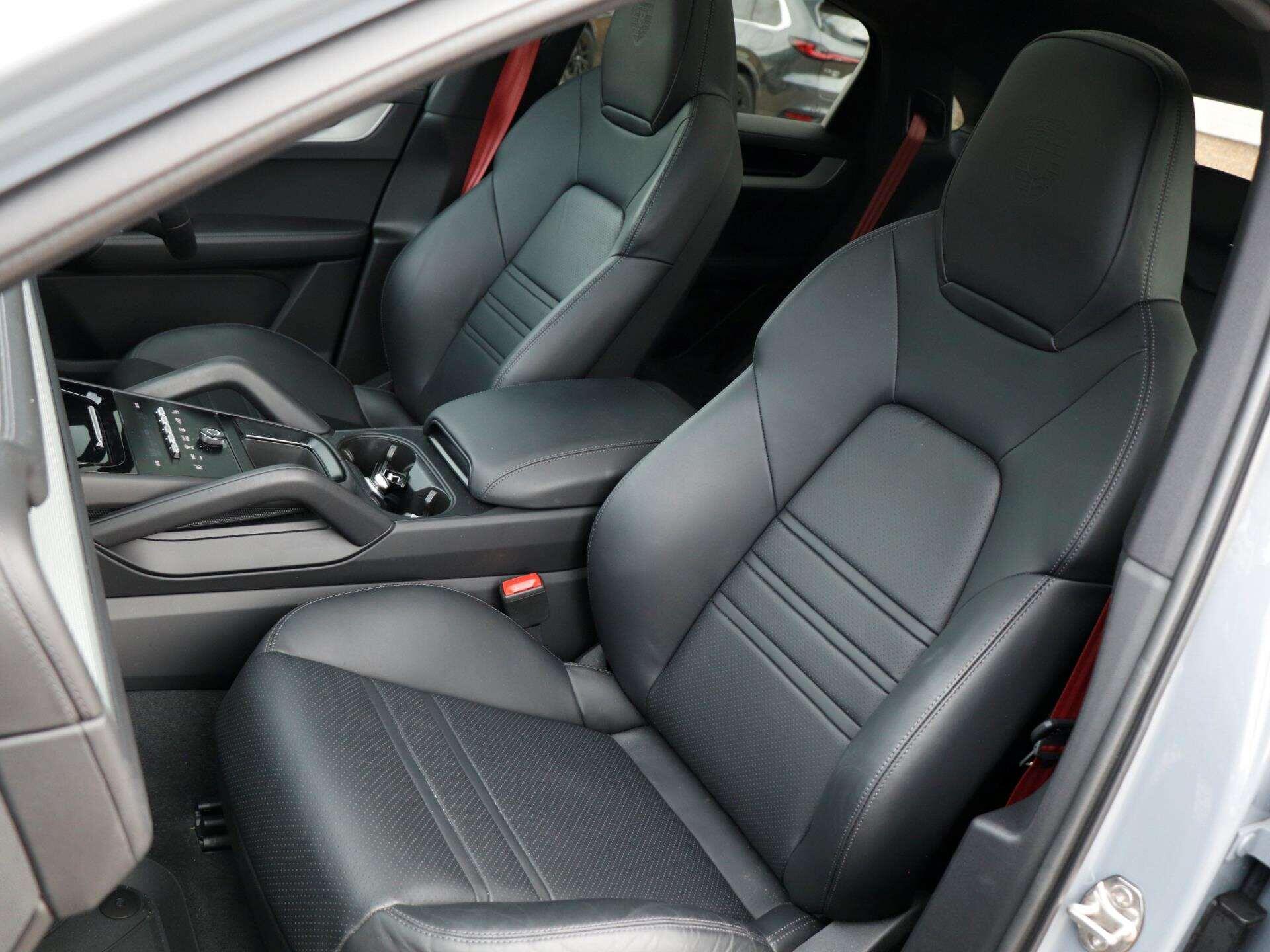 Porsche Cayenne view 24